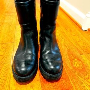 ***SOLD*** Authentic Tory Burch Calf Height Leather Boots